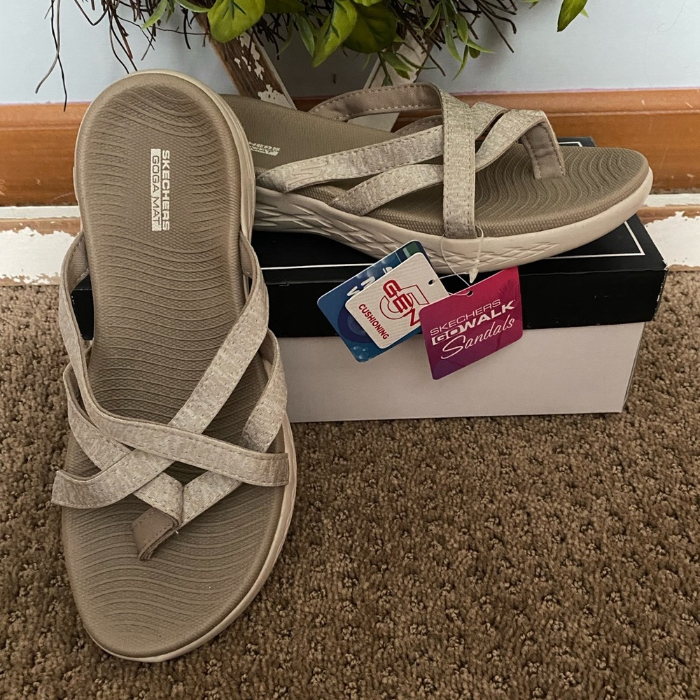 Sketchers Go Walk Sandals, Cream Color, Size 7